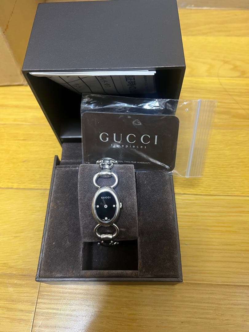 GUCCI ブラック ブレスレットウォッチ