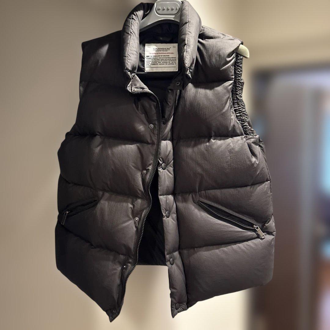 【STAMMBAUM/シュタンバウム】 ダウンベスト　ブラック