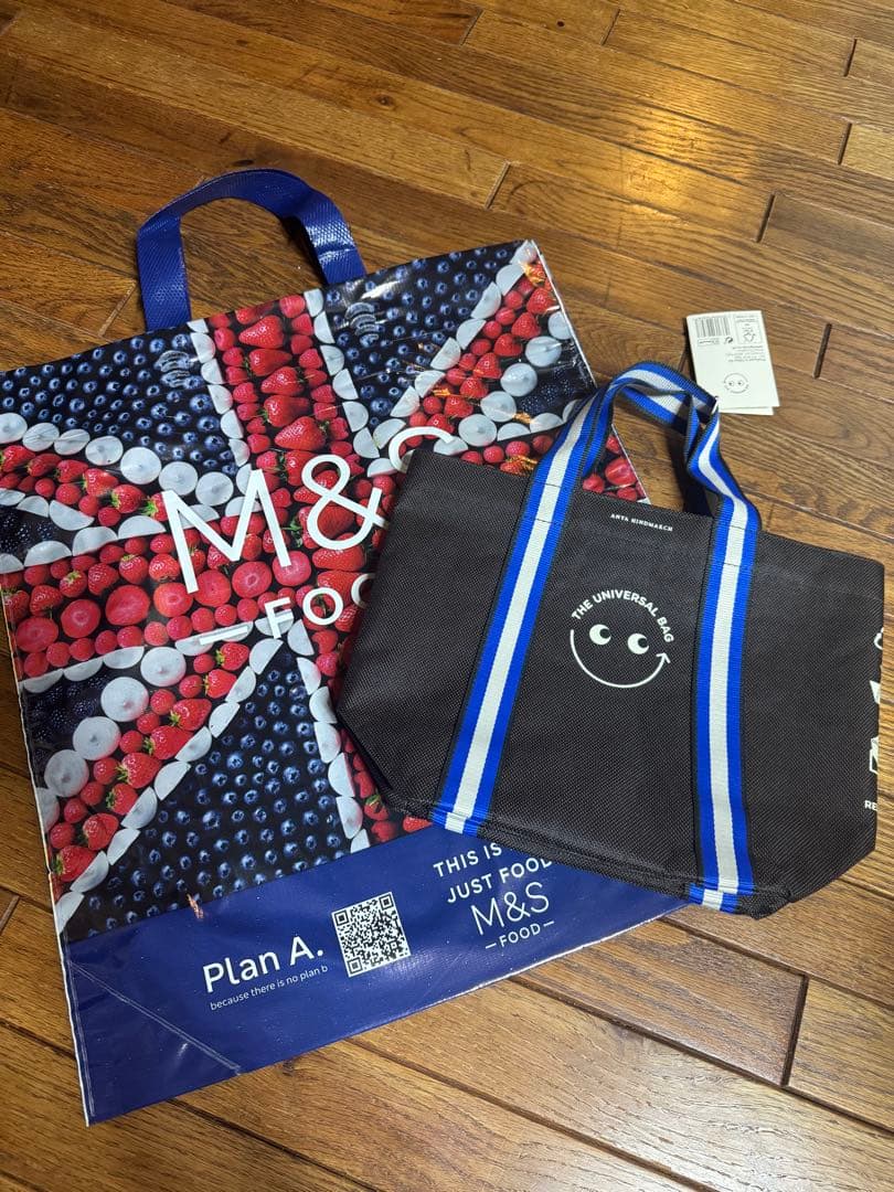 アニヤハインドマーチ⭐︎ミニバッグ＆マークス＆スペンサー⭐︎ショッピングバッグ